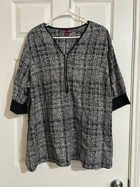 Jessica London Black & White Textured V-Neck Knit Tunic